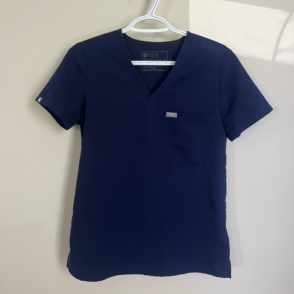 FIGS Technical Collection Scrub Top – Navy Blue – Women’s XS